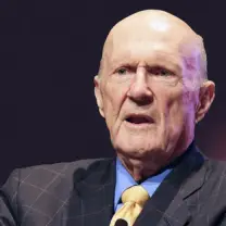 朱利安·罗伯逊(Julian Robertson)